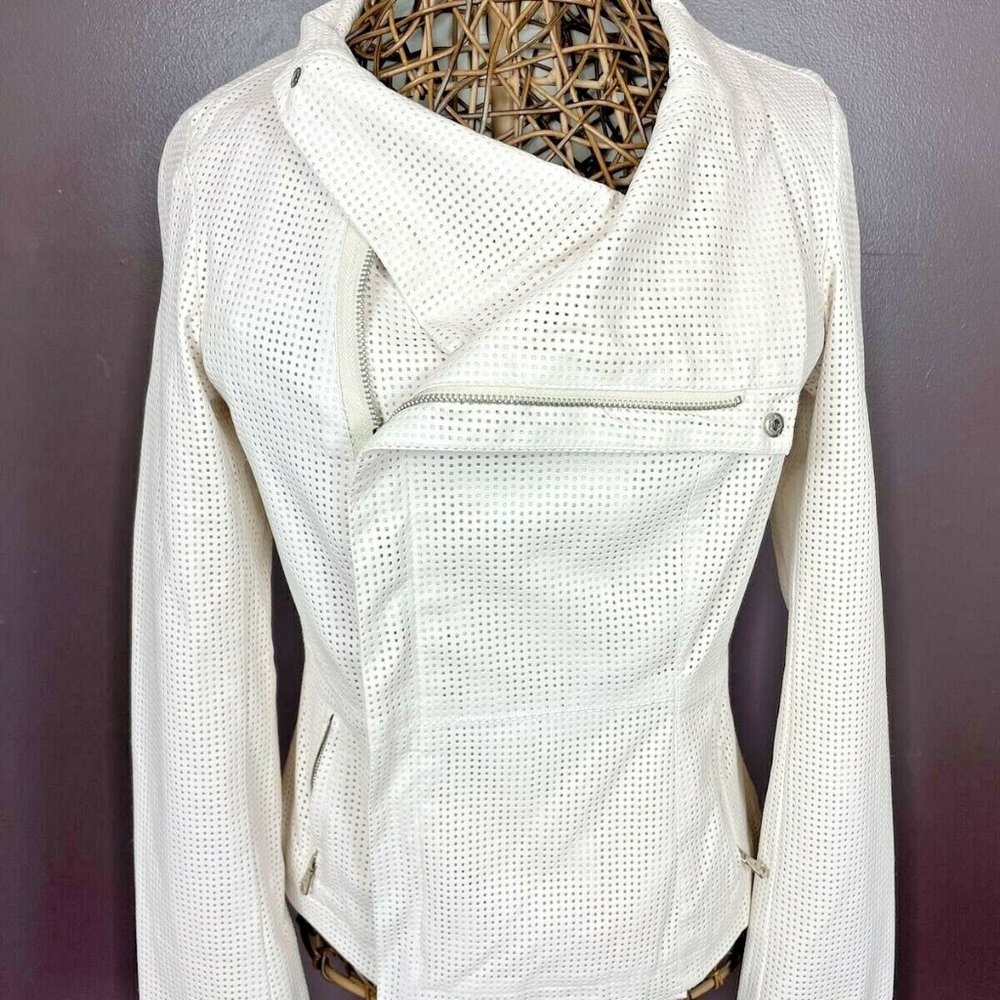 brand label Faux Leather Mesh Cut Off White Med